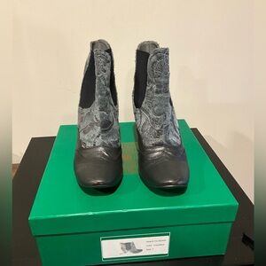 Tracy Porter Gray Textured Women's Ankle Boots Size 7